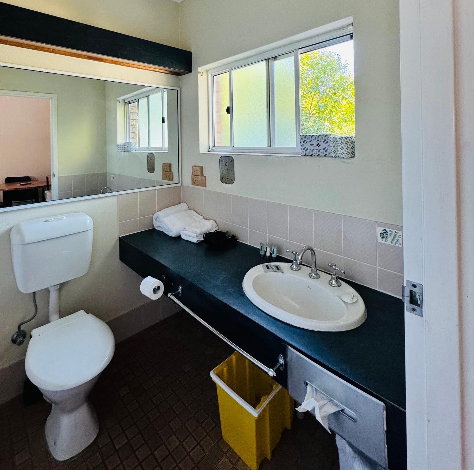 Deer Park Motor Inn Armidale Esterno foto