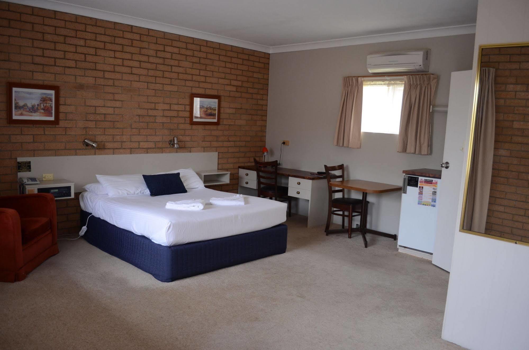 Deer Park Motor Inn Armidale Esterno foto